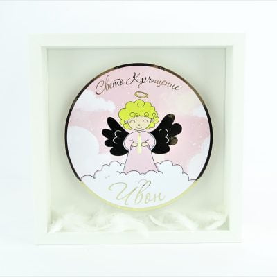 personalizirana-ramka-v-kutiq-za-krushtene-na-bebe-momiche
