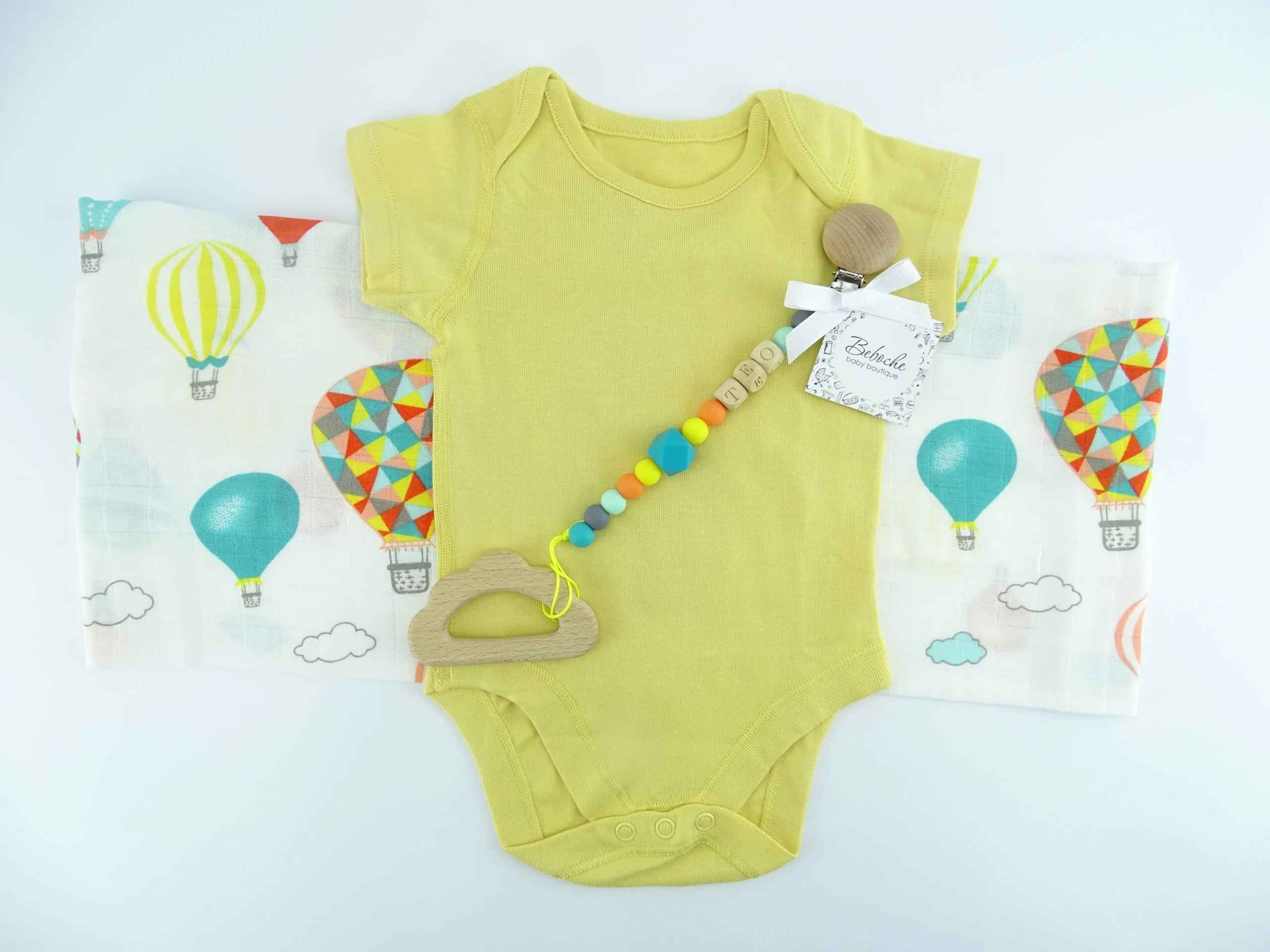 kutiq-podauk-za-bebe-momche-s-baloni Подарък за погача на бебе момче с балони в жълто