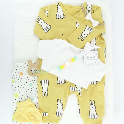 golqm-komplekt-za-bebe-momiche-s-jult-rompur-na-zaicheta