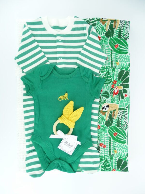 komplekt-s-pelena-na-djungla-za-bebe-momche