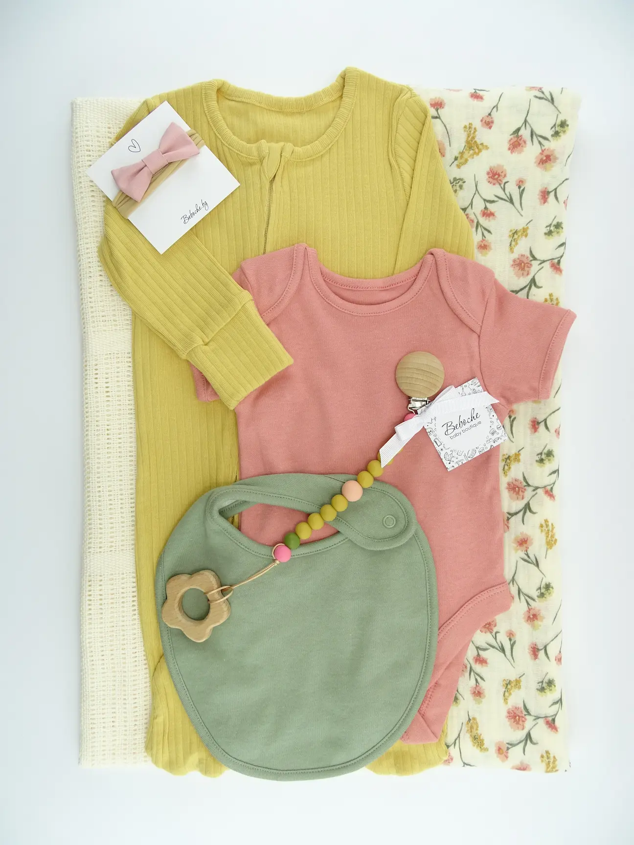 podaruchen-komplekt-za-bebe-momiche-v-rozovo-julto-i-zeleno podaruchen-komplekt-za-bebe-momiche-v-rozovo-julto-i-zeleno