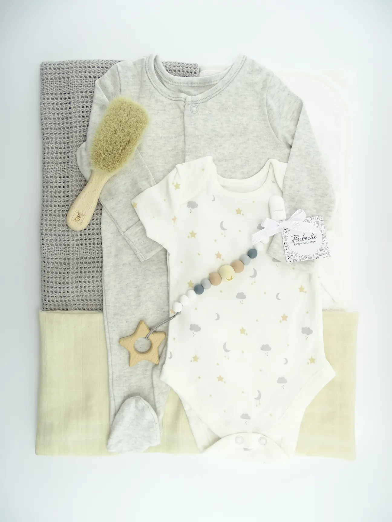 podaruchen-komplekt-za-novorodeno-momche-s-klips-za-biberon-s-durvena-zvezda podaruchen-komplekt-za-novorodeno-momche-s-klips-za-biberon-s-durvena-zvezda