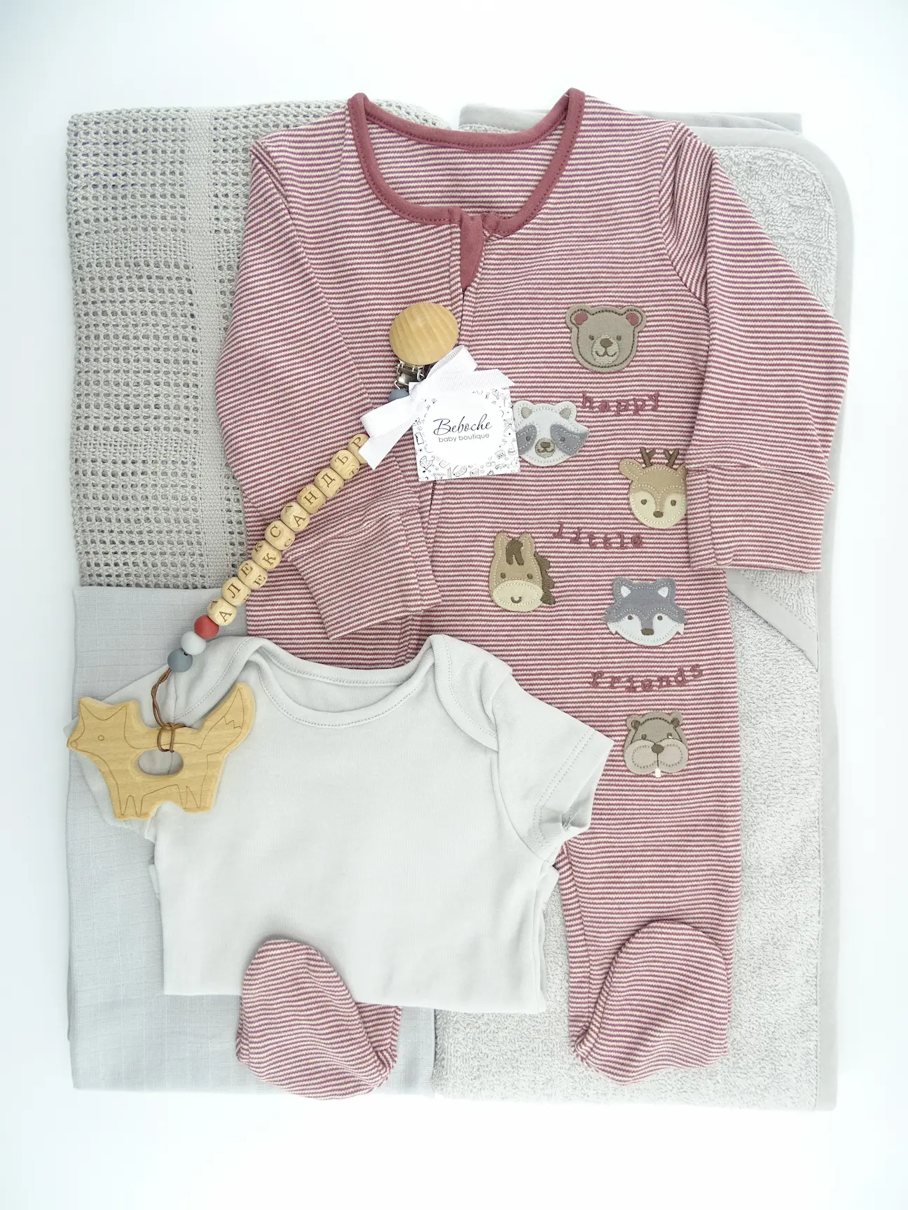 bebeshka-kutiq-podaruk-za-izpisvane-v-sivo-i-cherveno bebeshka-kutiq-podaruk-za-izpisvane-v-sivo-i-cherveno