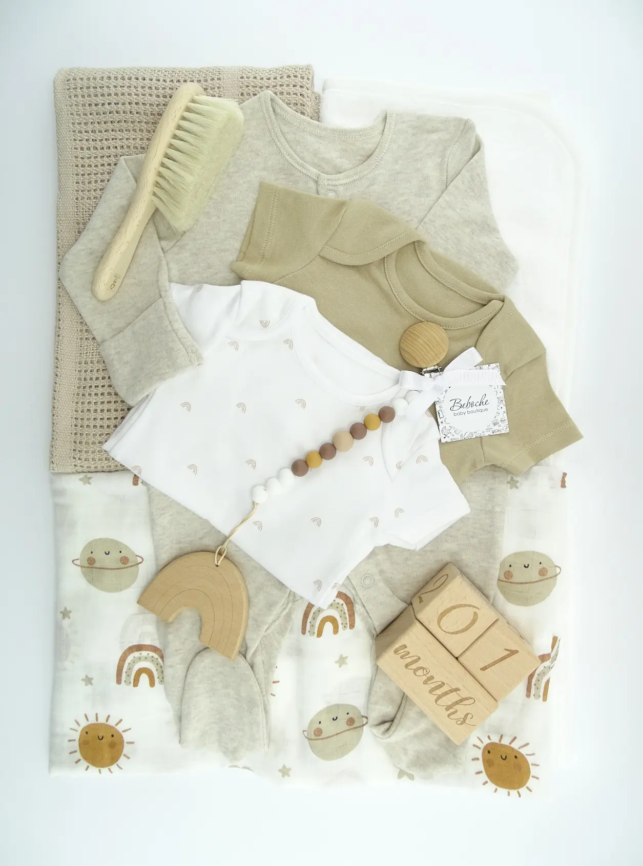 golqma-podaruchna-kutiq-za-rajdane-na-bebe-momche-v-bqlo-i-bejovo golqma-podaruchna-kutiq-za-rajdane-na-bebe-momche-v-bqlo-i-bejovo