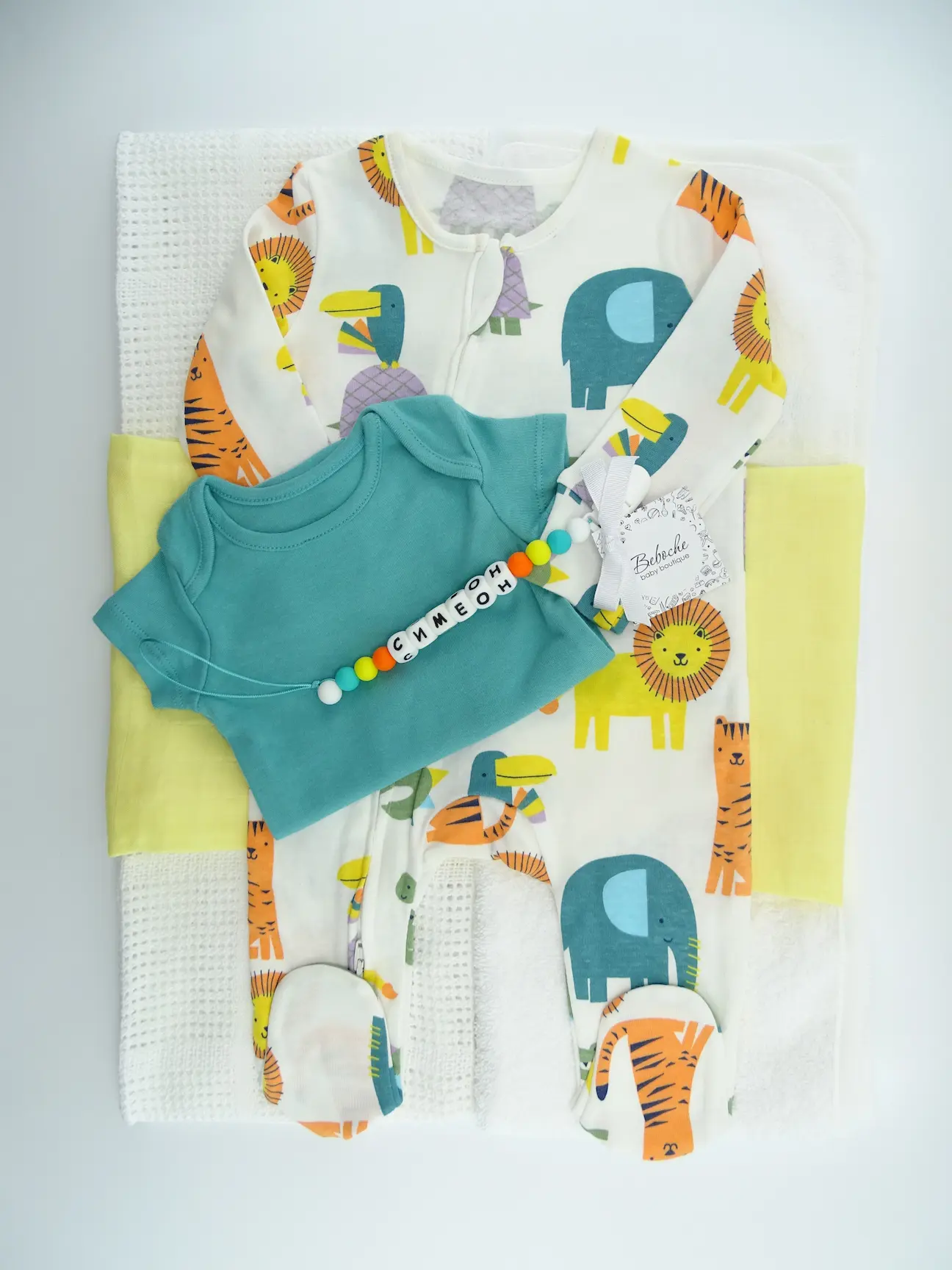 sharen-bebeshki-set-za-novorodeno-momche sharen-bebeshki-set-za-novorodeno-momche